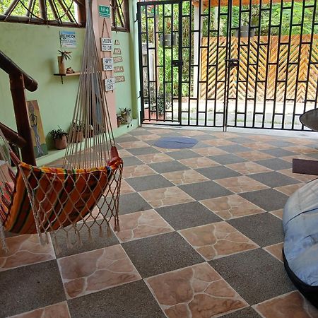 Hostal Casa Taisha Montañita Kültér fotó
