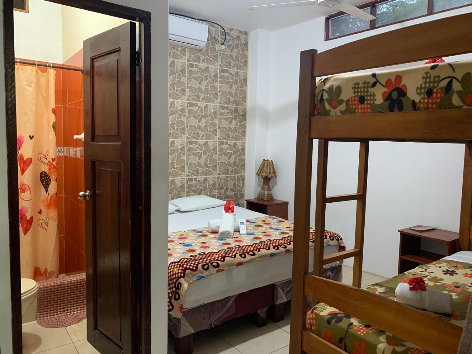 Hostal Casa Taisha Montañita Kültér fotó