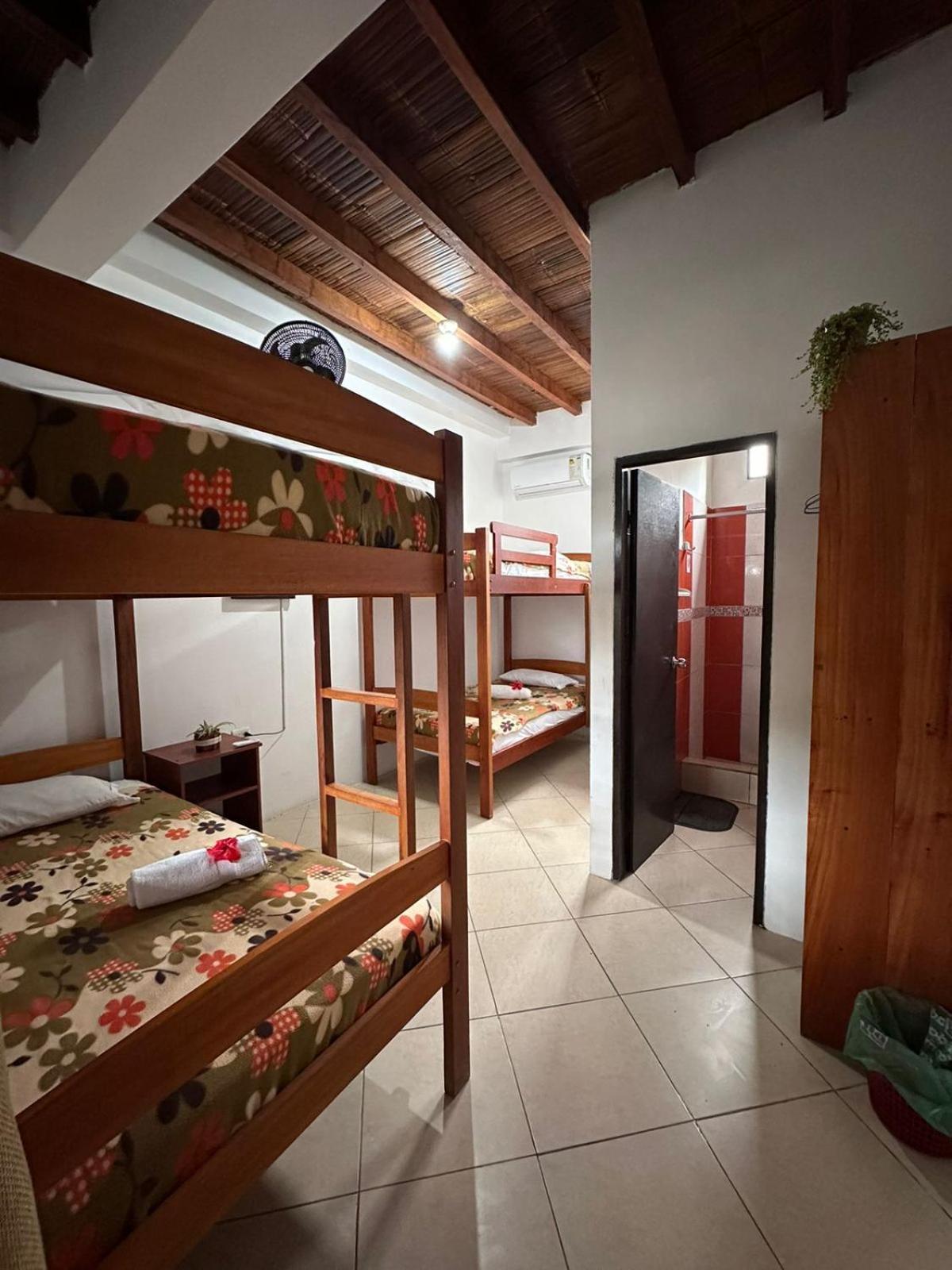 Hostal Casa Taisha Montañita Kültér fotó