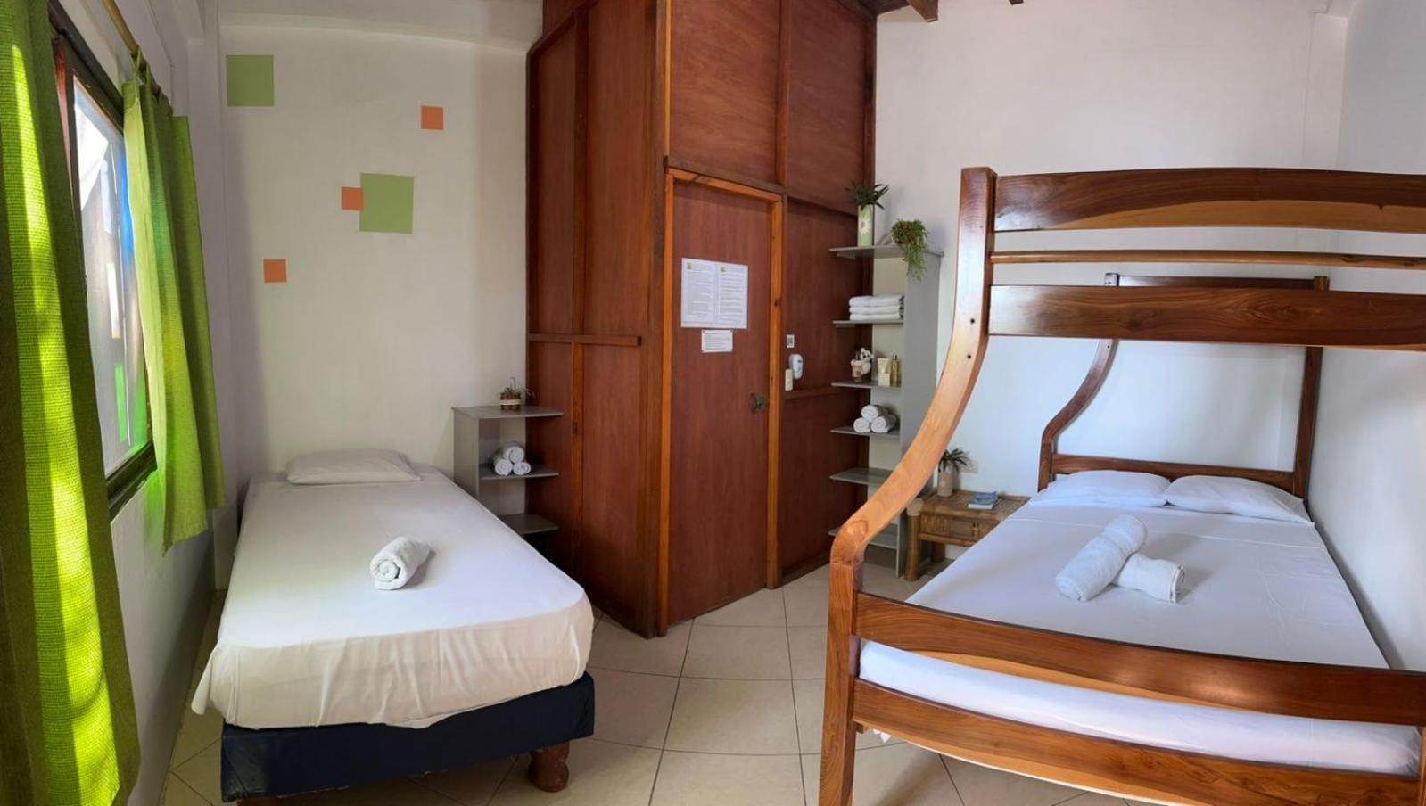 Hostal Casa Taisha Montañita Kültér fotó